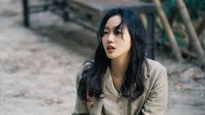 Sinopsis drama mine drama ini menceritakan kisah para perempuan yang mencoba menemukan jati dirinya, membebaskan diri dari prasangka di dunia. The King Eternal Monarch Episode 16 Fashion Kim Go Eun As Jung Tae Eul Luna Inkistyle