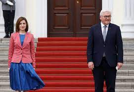 In 2000, the democratic forum of germans in romania in sibiu (fdgs) decided to back him as a candidate for mayor. Presedinta Republicii Moldova Maia Sandu È™i A Inceput Vizita OficialÄƒ La Berlin AgenÈ›ia De PresÄƒ Rador
