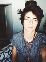 Pin By Abby On Wattpad Brown Hair Boy Brown Hair Men Mens Hairstyles