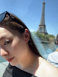 Hey, I'm busy. Let me call you back. 🥂🍾🥐✨