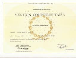 La mention complémentaire est un diplôme d'état qui complète les connaissances et compétences acquises en cap coiffure et qui prépare au brevet professionnel. Livre De Coiffure Mention Complementaire Coiffure La Mention Complementaire De Coiffure Est Un Diplome National D Une Duree D 1 An Qui Vise A Donner A Son Titulaire Une Qualification Specialisee