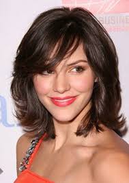 Make a middle part to get this beautiful look. 28 Short Layered Hair Style Short Haircuts Models