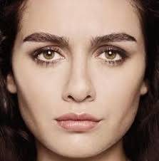 Birce akalay برجي أكلاي المعروفة بدور أصلي في مسلسل أبيض وأسود معلومات كاملة وقصة حياتها بطاقتها الشخصية أعمالها ومشاريعها. Ø¨Ø±Ø¬ÙŠ Ø§ÙƒÙ„Ø§ÙŠ