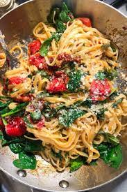 Easy Italian Recipe Spicy Tomato And Spinach Linguine Italian Recipes Easy Italian Recipes Spicy Recipes