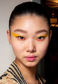 7 Makeup Trends From The Spring 2020 Runways We Can T Wait To Try Spring Makeup Makeup Trends Catwalk Makeup