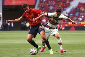 Webbeheerders van aan voetbal gerelateerde websites die interesse hebben in het gebruik van gratis livescore oplossingen zijn welkom om livescore.in te gebruiken. Burenruzie Tussen Spanje En Portugal Eindigt Zonder Goals Italie Ruim Langs Tsjechie Euro 2020 Ad Nl