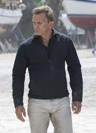 Love the beautiful game ⚽️ attack this day with an enthusiasm unknown to mankind. Pin Von Monica Oliveira Auf Baracuta Harrington James Bond Outfits Daniel Craig James Bond Manner Mit Stil