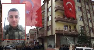Mardin'in nusaybin ilçesinde silah kazasında şehit olan piyade er rıdvan sağdıç, baba ocağı tekirdağ'da cenaze namazı kılınarak, son yolculuğuna uğurlandı. Nusaybin Den Kara Haber Bir Gunde 5 Sehit Son Dakika