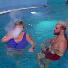 Corona Im Hallenbad Kann Man Noch Unbesorgt Schwimmen Gehen Stern De