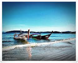 Pantai sendiki malang selatan ini terkenal memiliki ombak yang besar mempesona, pasirnya membentang luas dan bersih. Kaki Travel From Malaysia To The World With Khairuddin