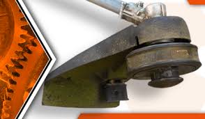 The trimmer head is designed to quickly and efficiently cut through the grass. How To Replace The Guard Shield Kit On An Echo Trimmer Model Srm 225 Ereplacementparts Com