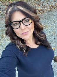 Does anyone know Jenny's new salon number and hours? Thanks!