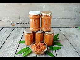 În vasul în care ați prăjit vinetele, adăugați ulei, prăjiți ceapa, până devine aurie la culoare și o 11. Zacusca De Vinete Reteta Veche Gina Bradea Youtube