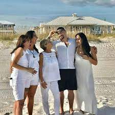 Heavy weight champion roman reigns' family: Wwe Roman Romanreigns Family Facebook