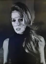 Françoise dans Cul de Sac.