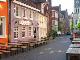 Das unternehmen ordnet sich und seine angebote den branchen bauelemente, baustoffe, bauunternehmen und bauhandwerk, fertighäuser, hotels, restaurants und gaststä.mehr tten zu. Kuhviertel Munster Fotos Und Tipps