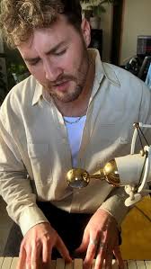 Voicenotes has been out one week! Album out in 3 WEEKS! 🤯 wild. Here’s a  quick acoustic take for ya 🎹