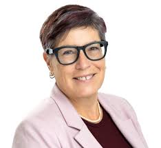 Susan Eben's Instagram, Twitter & Facebook