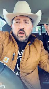 Joe Nichols told this amazing story about sitting