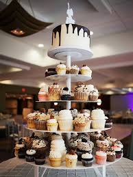 21 Amazing Drip Cakes You Have To See Wedding Cake Display Gourmet Cupcakes Small Wedding Cakes