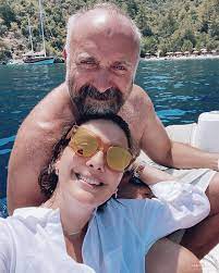 27 ağustos 1982 yılında dünyaya gelen bergüzar korel tanju korel ve hülya darcan çifti'nin kızlarıdır. Jcacckvvlzywem