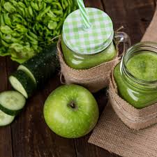 Diantara semua jus pengobat jerawat, inilah jus yang paling enak rasanya dan disukai orang banyak. Ternyata Jus Buah Bisa Membantu Mengatasi Jerawat