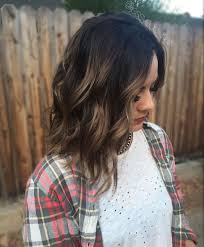 Dark Light Brown Ombre Color For Shoulder Length Hair And A Beautiful Beach Wave Hairstyle Hair Styles Short Hair Styles Hair Color
