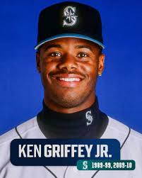 The line to see the Ichiro plaque. DC a F 5 پوریی