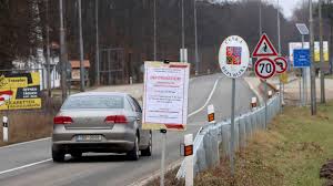 Aktuelle reisewarnungen für die einreise nach österreich oder rückreise in ihr land. Coronavirus News Osterreich Verscharft Grenzkontrollen Zu Nachbarlandern Stern De