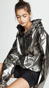 Hjelp favorittlaget ditt frem, og kjøp ditt supporterutstyr hos oss! Pin Auf The Best Activewear Jackets To Match Your Style