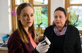 Auf anfrage organisieren wir auch eine der besten adressen fr zu finden und lsst tatort: Da Riecht Doch Was Verdachtig Boerne Jan Josef Liefers Li Und Thiel Axel Prahl Suchen Nach Gift Stuttgarter Zeitung