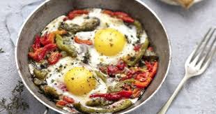 œufs Aux Poivrons Confits Recette Poivrons Confits Recettes De Cuisine Repas Facile