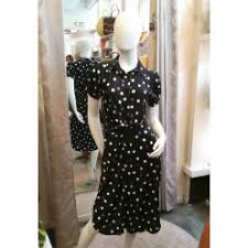 Ce magasin satisfera toutes les femmes aux formes généreuses s'habillant entre 42 et 62. Grandes Tailles M Elle Boutique