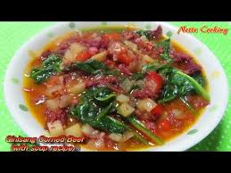 Place corned beef in a bowl, pull it apart with a fork, and set aside. Ginisang Corned Beef Youtube