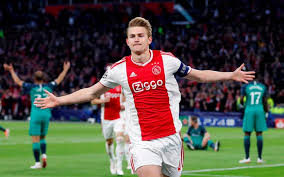 Matthijs de ligt (dutch pronunciation: Kogel Door De Kerk De Ligt Tekent Voor Vijf Jaar Bij Juventus Nederlands Voetbal Ad Nl