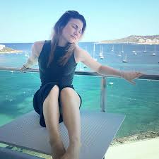 Het knobbeltje dat ze eerder in haar borst had ontdekt, bleek kwaadaardig. Linda Hakeboom S Feet Wikifeet
