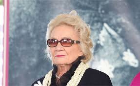 Milionária, princesa havaiana de 91 anos não consegue pagar a conta de luz.  Entenda o caso!