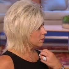 Are Mediums Real The Long Island Medium Theresa Caputo Long Island Medium Bad Hair Cool Hairstyles