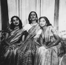 Sie wird mehrere fehlgeburten erleiden und auch diese erfahrungen in ihrer malerei verarbeiten. Frida Kahlo Biografie Bekannte Werke Kunstlerischer Einfluss Mehr