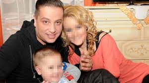 Az anyuka, csilla kivirult és boldog, junior viszont nehezen viseli a két gyerek okozta káoszt: Buzgosag Foldrenges Havas Eso Ll Junior 2 Oran At Andrealofthouse Com
