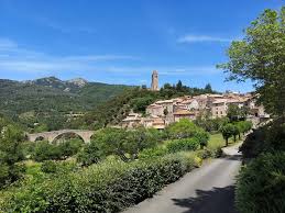 De mooiste dorpen van frankrijk) is een onafhankelijke organisatie in frankrijk, die op basis van kandidaturen, de dorpen in frankrijk aanwijst, die zij de mooiste vindt. Tourisme Minervois Caroux Olargues Village Medieval