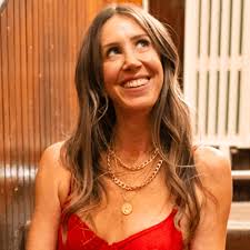 Ashley Hesseltine's Instagram, Twitter & Facebook