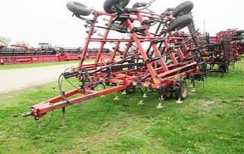 Case IH Tiger-mate II 18 ft Field Cultivator