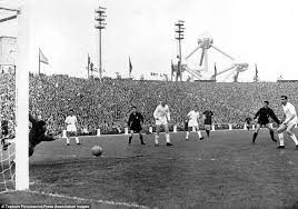Totalt har real madrid varit i final 16 gånger, även det rekord. 1958 European Cup Final Real Madrid V Milan Beyond The Last Man