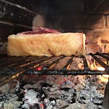 La costata di scottona si trova nella parte della schiena del bovino, è un taglio di prima qualità. Come Cucinare Una Costata Di Manzo Alla Griglia In Padella Come Scaloppare Come Servire E Come Condire Laboratorio Cingoli