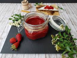 De căpșuni, din care au rezultat 3,5 kilograme gata curățate. Gem De Capsuni Cu Seminte De Chia Fara Zahar Foodieopedia