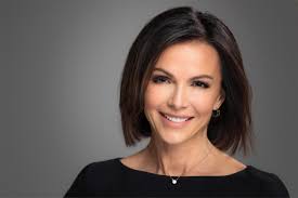 Sandy Hogan's Instagram, Twitter & Facebook