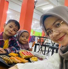 Hodie air jordan Saiz L Kondisi minus dikit noda kalau di cuci bisa hilang  selain itu aman Sablon karet tebal ya Tag lengkap murah aja ni