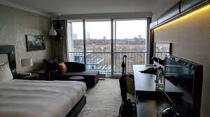 Das hilton munich park zelebriert den englischen garten einen der größten und grünsten parks der welt als teil des hotels. Hotel Review Hilton Munchen Park 5 Sterne Am Englischen Garten