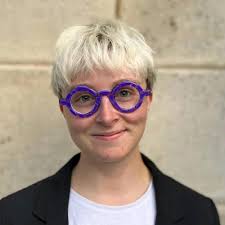 👨🏻‍🎓 Officiellement diplômé en communication politique et  institutionnelle ! 🎓 Deux années très riches passées à l'ECS (European  Communication School) 🏛️ En alternance, une aventure intense à…